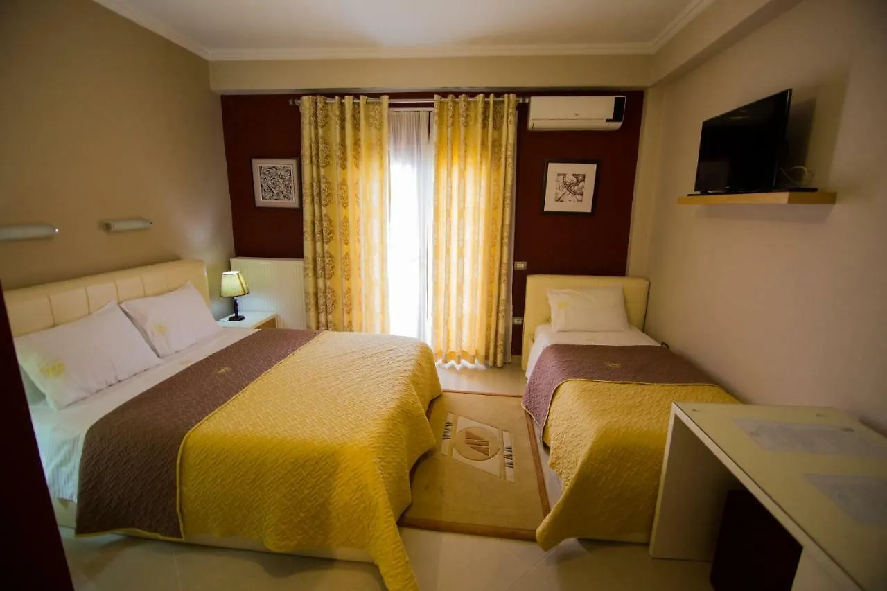 Dea Hotel 2002