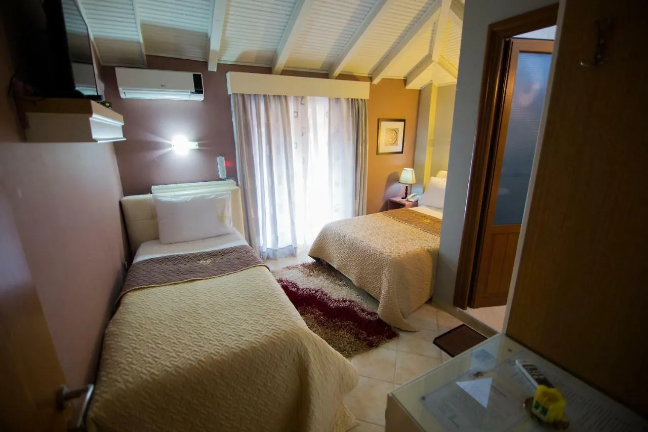 Dea Hotel 2002 3*, Korce