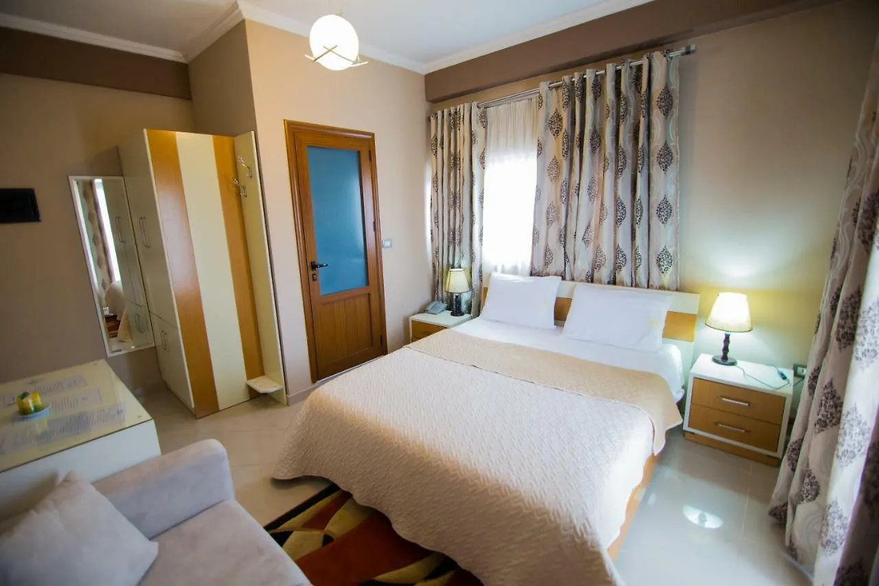 Dea Hotel 2002 Korce