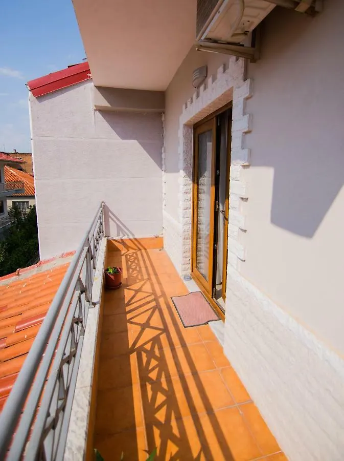 Dea Hotel 2002 Korce