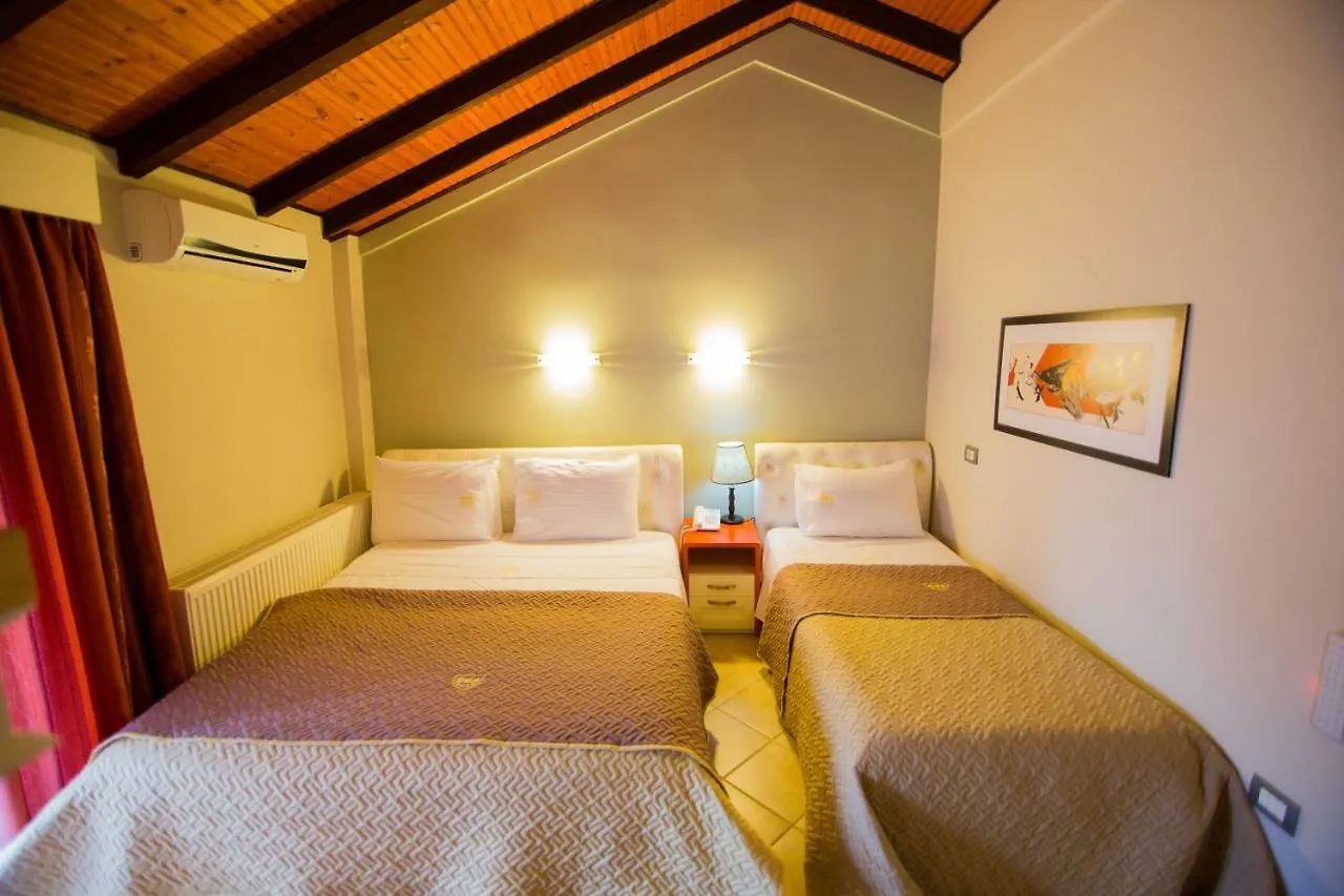 Dea Hotel 2002 Korce